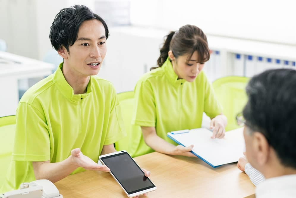 [スーパーやドラッグストアでカードのご案内]週3～&休み希望自由